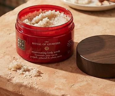 papuce platforma: Rituals – The Ritual of Ayurveda Rejuvenating Body Scrub - Piling za — 1