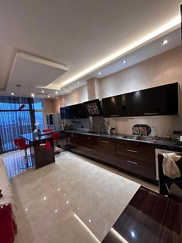 3 otaqlı: İcarəyə verilir 3 otaqlı yeni tikili 179 m², Nizami m. Kateqoriya — 7
