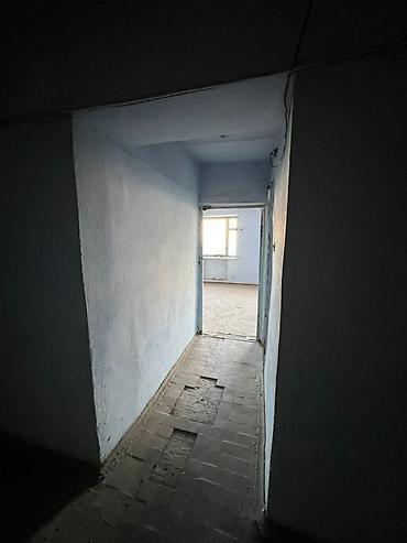 Продажа магазинов: Продается помещение под бизнес г.Нарын возле центральной трассы цена — 15