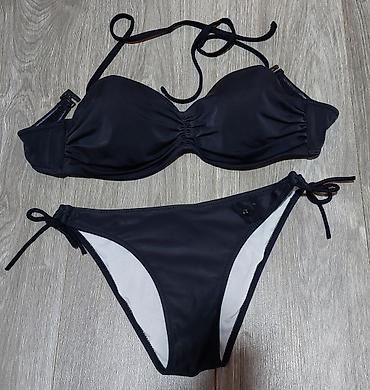 jakne s: Crni dvodelni kupaći kostim - Gornji deo: bandeau/korset stil sa — 1