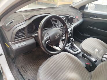 Hyundai: Hyundai Elantra: 2019 г., 2 л, Автомат, Бензин, Седан — 7