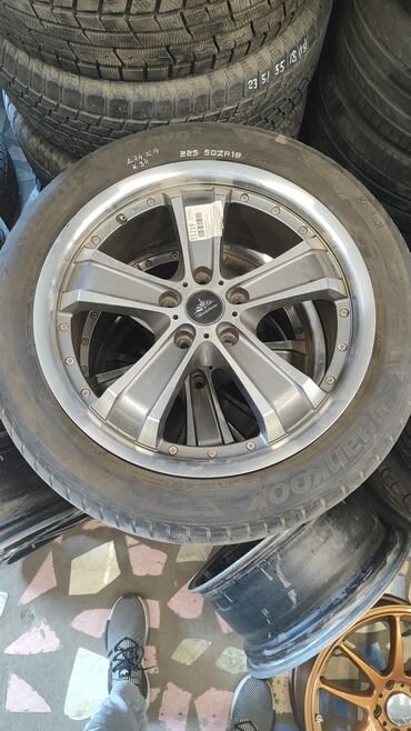тико диск: Дөңгөлөктөр монтажда 225 / 50 / R 18, Жай, Колдонулган, Комплект, Жеңил унаалар, Куйма, тешиктери - 5