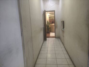 Restoran, kafelər: Qaraev metrosuna yaxın yerləşən ümumi sahəsim olan,10 otağlı — 11