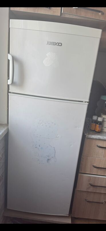 Kompüter, noutbuk və planşetlər: İşlənmiş 2 qapılı Beko Soyuducu Satılır, rəng - Ağ