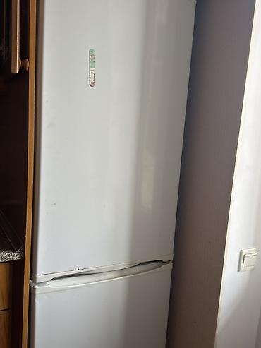 metbex soyuducu: İki kameralı məişət soyuducusu - Aşağıda dondurucu bölmə: 3 ədəd — 3