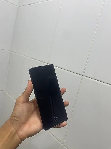 tech: Vivo X100 Ultra, Б/у, 256 ГБ, цвет - Черный, 2 SIM, eSIM — 8