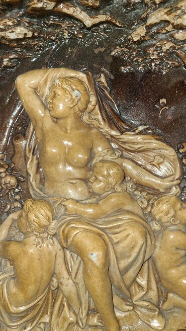 гипс скульптор: Панно из гипса "Римлянка с детьми" 1917 г., Германия. Размер 30см ×