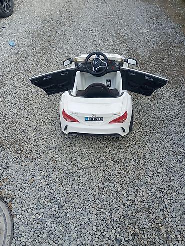 Uşaq üçün elektrik maşınları: Uşaq üçün elektrikli maşın – Mercedes-Benz AMG CLA45 stili — 3