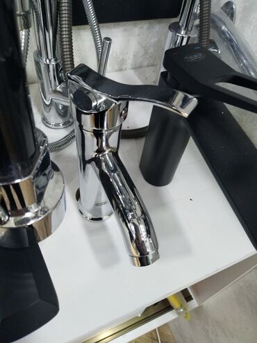 душевые кабины без поддона в баку: Yüksək keyfiyyətli lavabo qarışdırıcısı (batarya) - Təkqollu