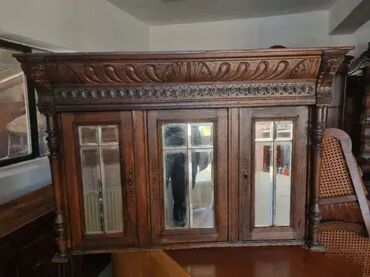 Stilske vitrine: Odlicna viseca viteina Visina 86 cm Sirina 128 cm Dubina 40 cm na lalafo.rs — 12 Stilske vitrine: Odlicna viseca viteina Visina 86 cm Sirina 128 cm Dubina 40 cm — 12