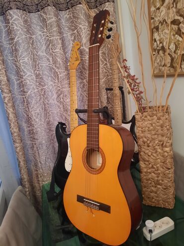 Творчество, искусство: Курсы игры на гитаре, укулеле, электрогитаре. Наладка, ремонт at lalafo.kg — 22 Творчество, искусство: Курсы игры на гитаре, укулеле, электрогитаре. Наладка, ремонт — 22