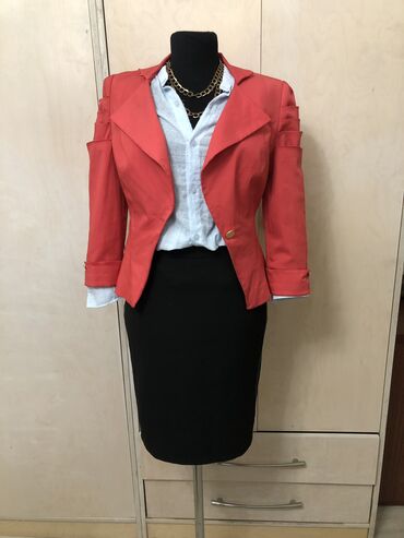 Блузки: Кофты блузки туники юбки толстовки . Размеры разные . Цена — 9