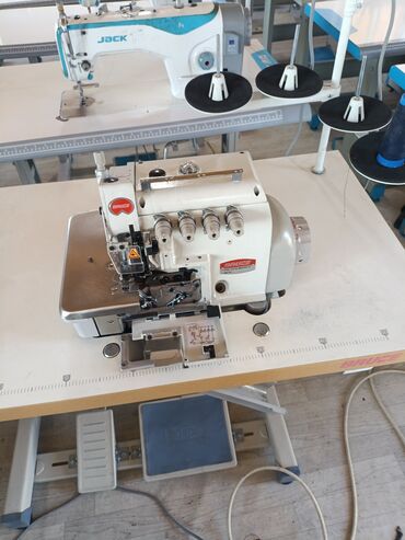бытовой швейная машинка: Швейная машина Jack, Оверлок, Полуавтомат