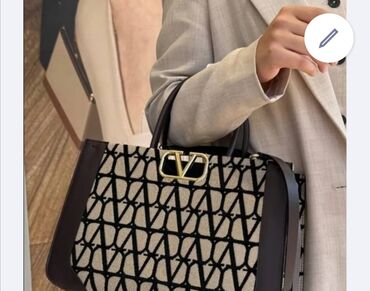 Valentino çanta 110m alınıb Təzədir 68azn