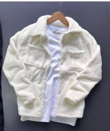 Paltolar: Tekce jaket satilir koftasi satilmir.Yenidir geyinilmeyib Hashtag