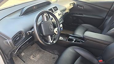 белорус 82 1: Toyota Prius: 2016 г., 1.8 л, Автомат, Гибрид, Лифтбек — 6