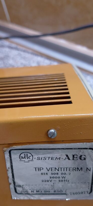 Kaloriferi: Električna Grejalica 2000 w kao nova je. Dugačak debeo kabal — 2