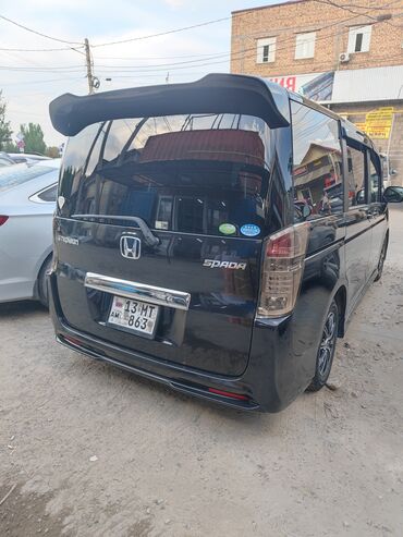 срочно продать машину: Honda Stepwgn: 2011 г., 2 л, Вариатор, Бензин, Вэн/Минивэн