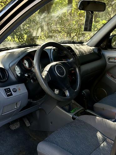 Toyota: Toyota RAV4: 2002 г., 2 л, Автомат, Бензин, Внедорожник — 5