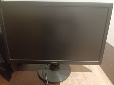 aparat za krofnice 3 u 1: Desktop računari i radne stanice