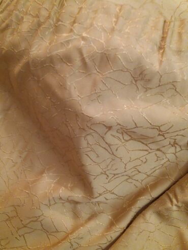 простыня на резинке: Шторы из плотного шёлка. высота 2.60 шир. 2м
3500сом