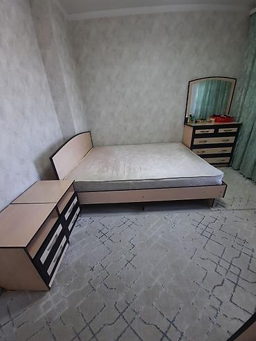 Спальные гарнитуры: Состав к - Кровать двуспальная с прямоугольным основанием и изогнутым — 5