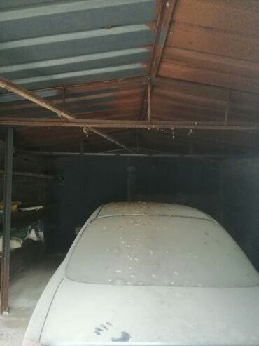 Qaraj satılır: Sumqayıt 10 mkr. Qaraj satilir hündürlüyü 2.10 Eni 4 metr uzunluğu 6 — 6