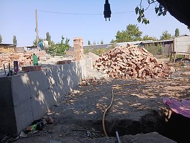 Кладка (кирпич) бар. 13000 штук+тумба колонна. адрес:новопакровка at lalafo.kg Кладка (кирпич) бар. 13000 штук+тумба колонна. адрес:новопакровка