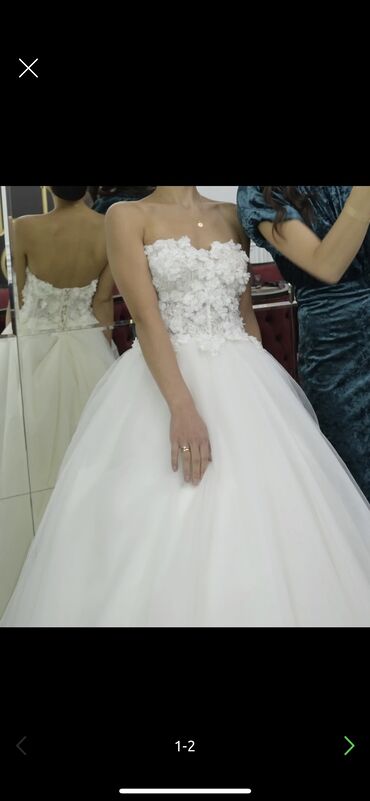 свадебные кольца: Продается очень красивое,нежное,минималистичное свадебное платье