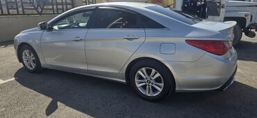 Hyundai: Hyundai Sonata: 0.2 l | 2011 il Sedan — 7