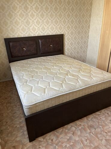 Двуспальные кровати: Двуспальная кровать, Б/у, С матрасом, Дерево, длина - 200 см at lalafo.kg Двуспальные кровати: Двуспальная кровать, Б/у, С матрасом, Дерево, длина - 200 см