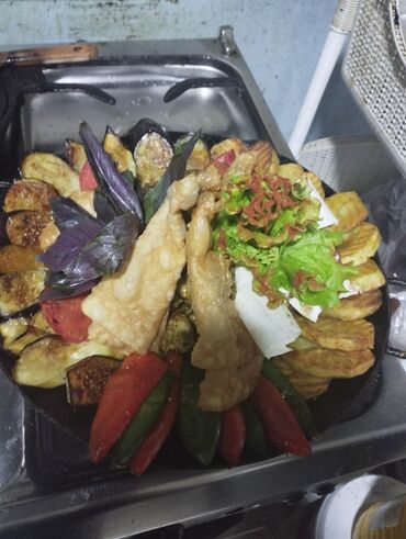 Aşpazlar: Yarımfabrikatlar, 46 yaş, Təcrübəli — 11