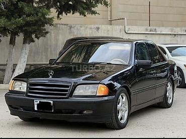 mersədes: Mercedes-Benz C-Sinfi sedan (W202), qara rəng. Mühəndislik və xarici — 4