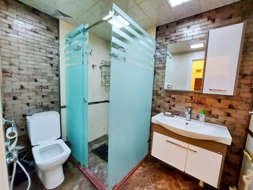 Günlük kirayə mənzillər: 3 otaqlı, Xətai r. r-nu — 16