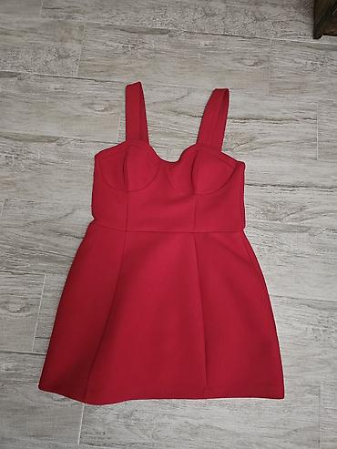 ona trazi njega bl: ZARA crvena mini haljina na bretele - Model: mini haljina sa širokim — 1