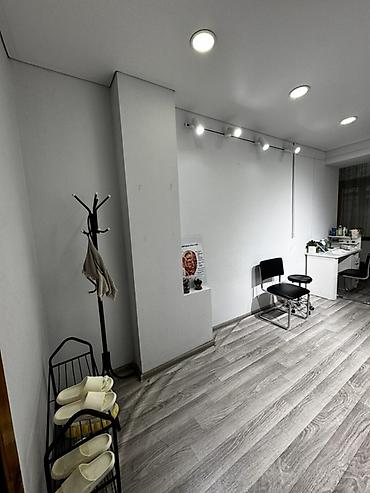 Аренда медицинских и массажных кабинетов: Кабинет для косметологии/массажа/lash&brow Светлый оборудованный — 2