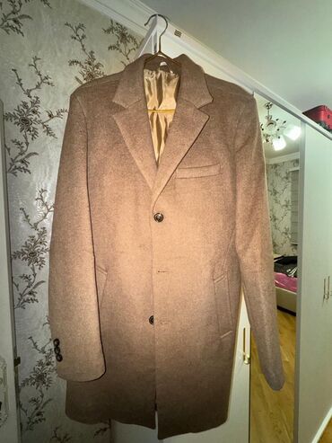 Рубашки: Мужское пальто, Zara, M, цвет - Бежевый