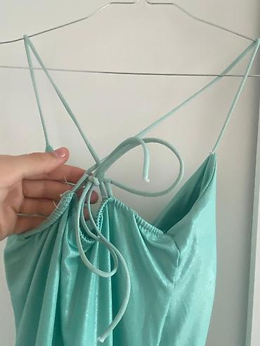 Haljine: Ženska mini haljina sa tankim bretelama, dostupna u više boja: - crna — 16