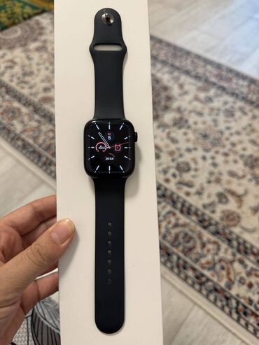 smart led: Apple watch series 7 45mm. Teze kimi veziyyetde. Az isledilib. Herseyi