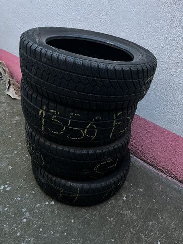 pojasevi za auto: Prodajem zimske gume novo 40€