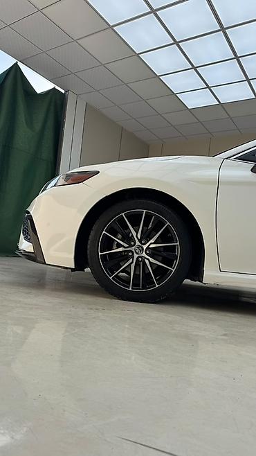 Toyota: Toyota Camry: 2021 г., 2.5 л, Автомат, Бензин, Седан — 7