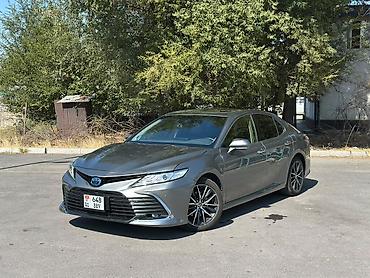 byd han: Toyota Camry: 2021 г., 2.5 л, Автомат, Гибрид, Седан — 1