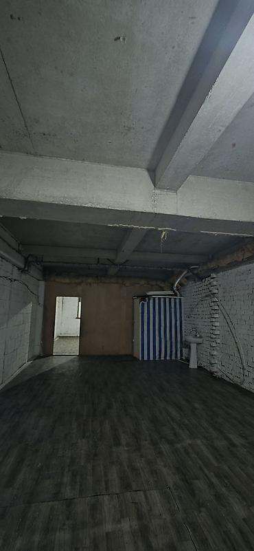 сдаю дом хозяин: Сдаю в аренду помещение. площадь 85м2. 1 этаж многожтажного дома — 4