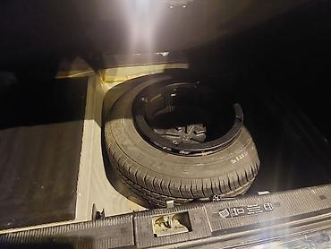 4 ayaq: Mercedes-Benz 200: 2 l | 1998 il Sedan — 9