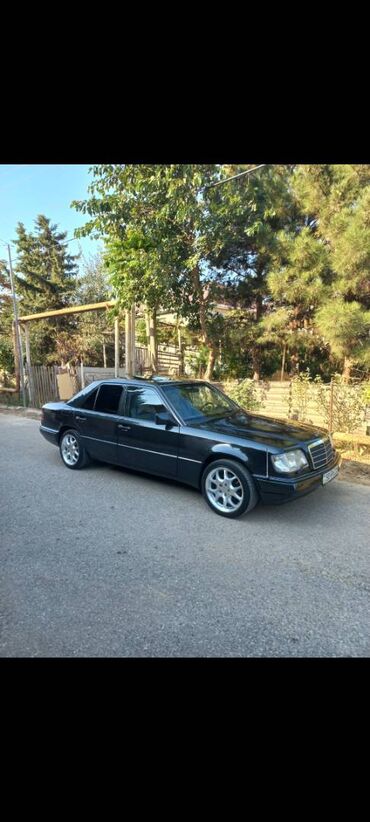 Mercedes-Benz: Mercedes-Benz E 220: 2.2 l | 1994 il Sedan -da lalafo.az — 1 Mercedes-Benz: Mercedes-Benz E 220: 2.2 l | 1994 il Sedan — 1