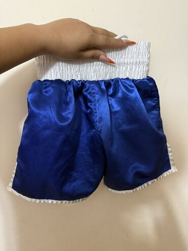 Əlcəklər: Boks və fitnes dəsti Dəst tərkibi: - Venum markalı boks əlcəkləri — 10