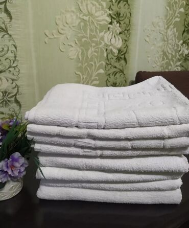 постельное белье белое: Гостиница !!!! Продаю белые полотенца для гостиниц. б/у. в хорошем