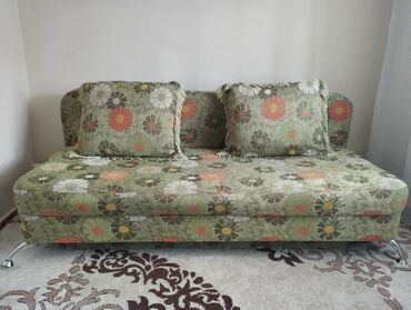 одна спалка диван: Диван-кровать, цвет - Зеленый, Б/у