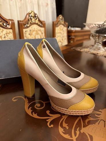 hil: Tommy Hilfiger qadın tuflisi 179 alinib, 40 satilir - Ölçü: 39 (qutu — 2