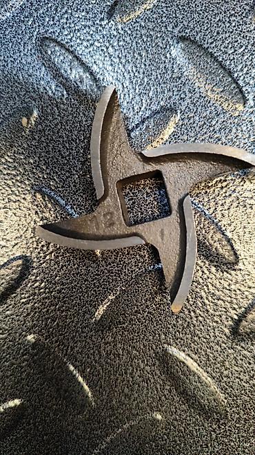 Запчасти и аксессуары для бытовой техники: Ножы для электромясорубок есть разные виды для уточнения пишите — 5